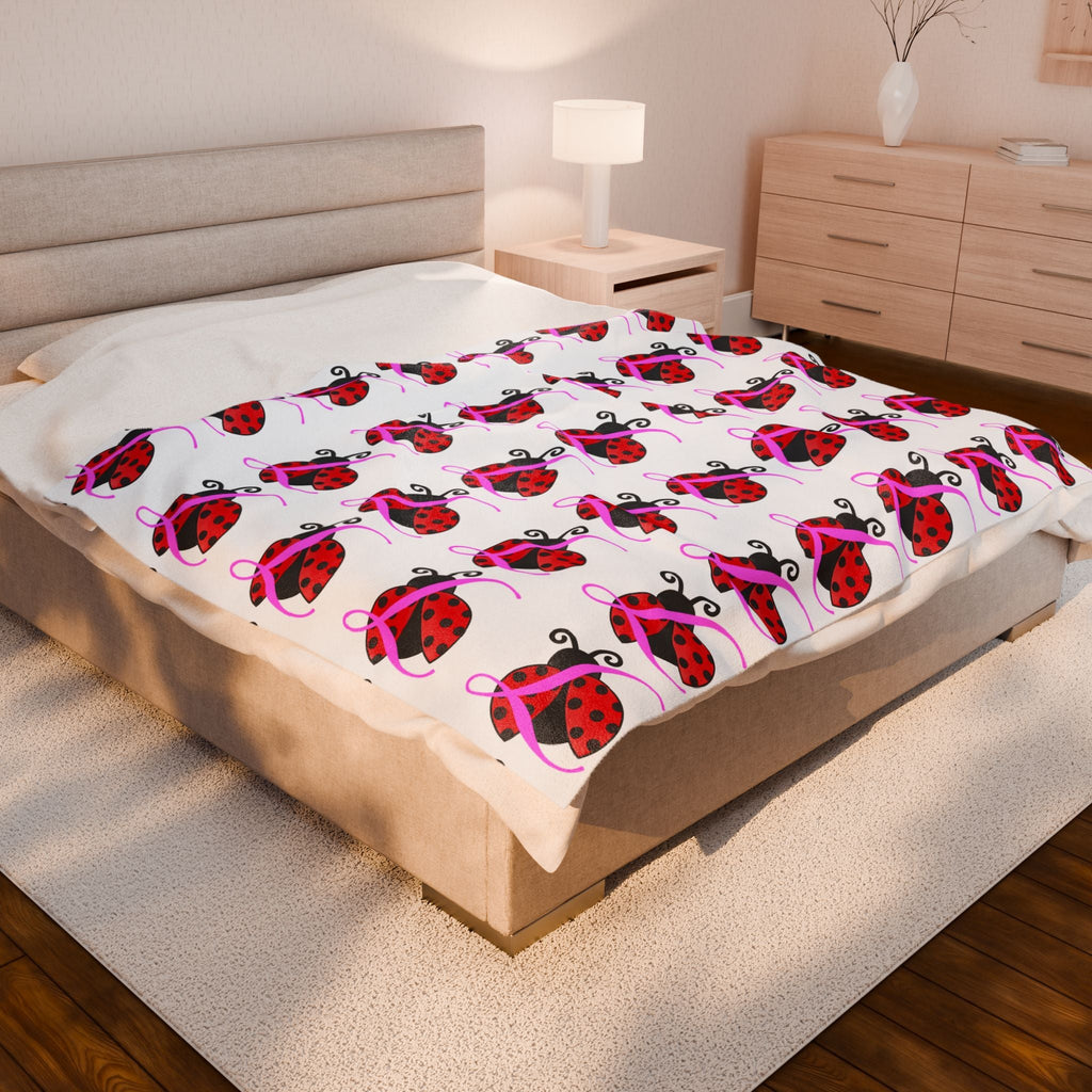 Ladybug Pattern Velveteen Plush Blanket — Cute Red Ladybug Throw for Kids & Nursery - 314 Originals