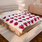 Ladybug Pattern Velveteen Plush Blanket — Cute Red Ladybug Throw for Kids & Nursery - 314 Originals